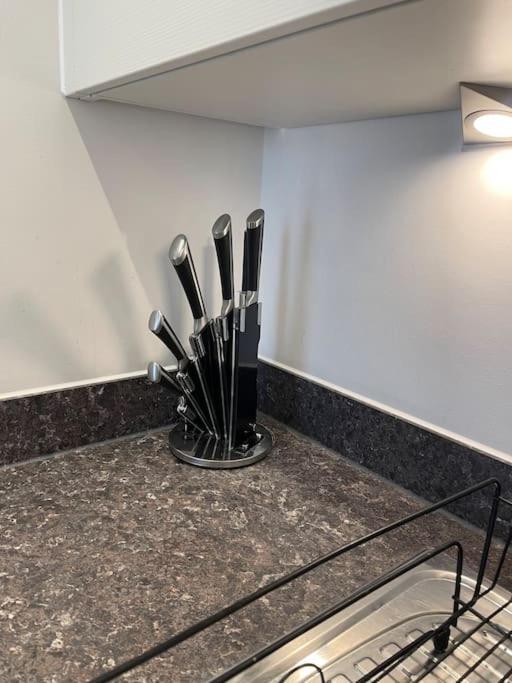 Contemporary Urban Retreat, 2-Bedroom Haven By London City Airport Ngoại thất bức ảnh
